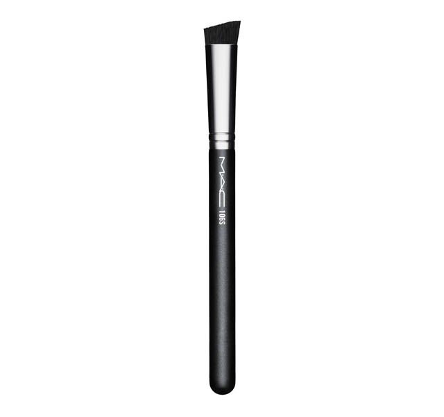 106 Synthetic Triangular Concealer Brush 106 Synthetic Triangular Concealer Brush